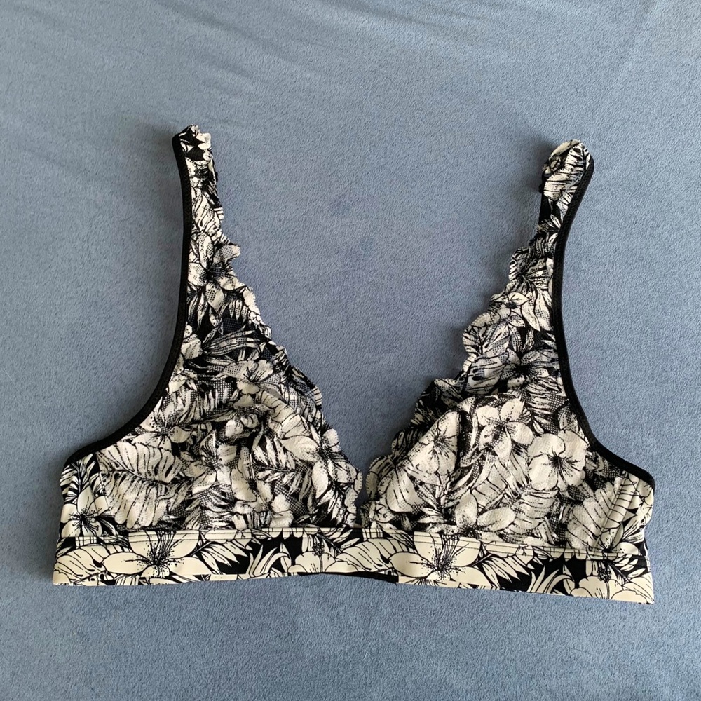 VS PINK lace deep v bra
